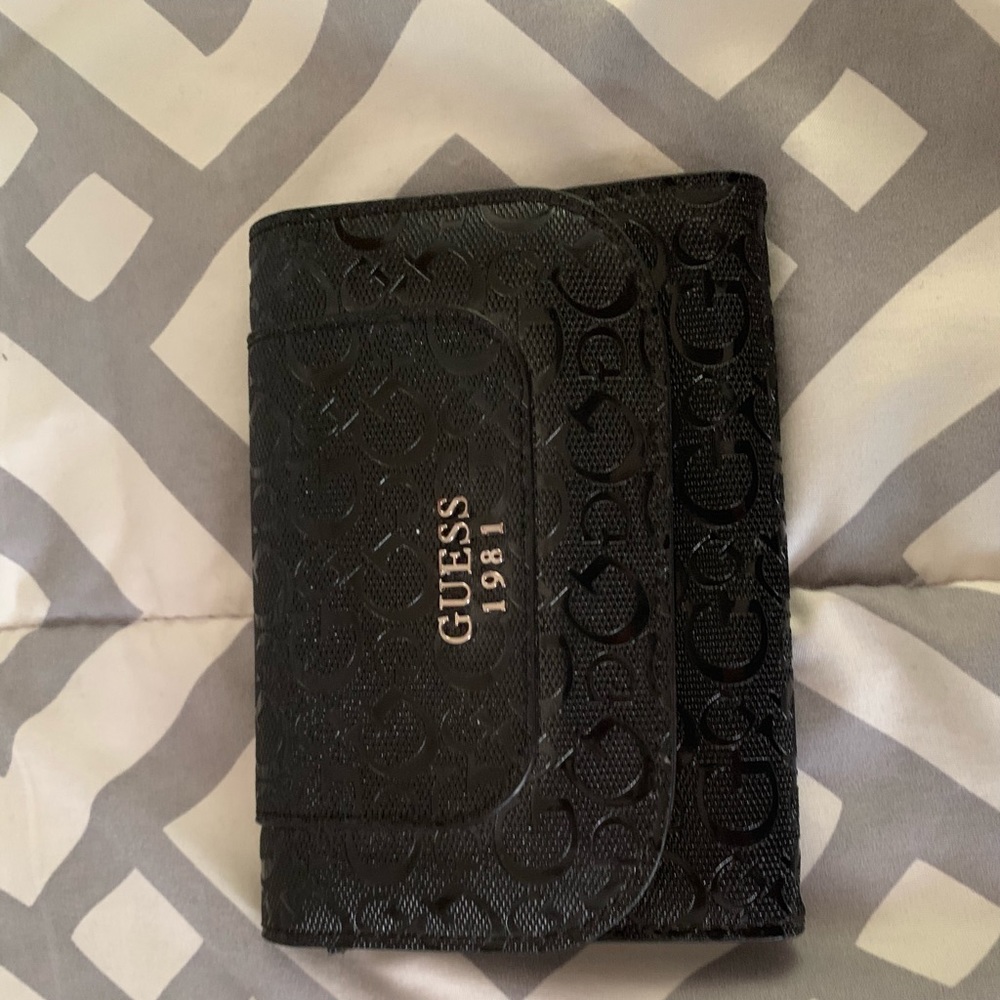 Guess Wallet